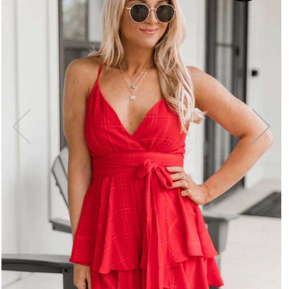 Pink Lily Flowy Style Romper - Red - Size Large - Never Worn